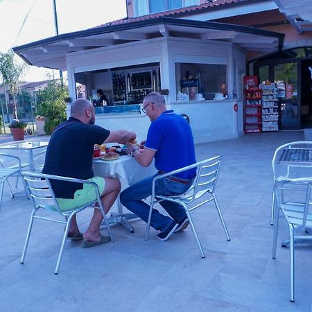Kavani Pizzo  Exteriér fotografie